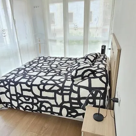 Lägenhet Metro And Getxo