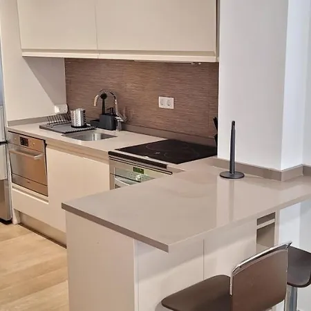 Metro And Apartment Getxo