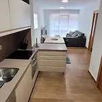 Appartement Metro And *